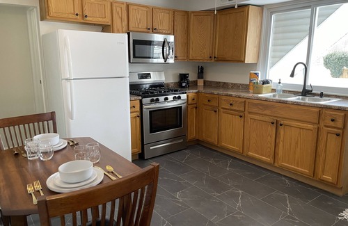Erie Apartment | Millcreek Apt Close to the Lake