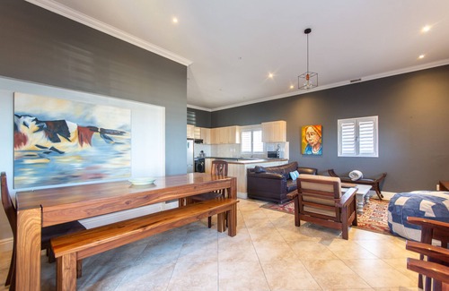 Kalk Bay Apartment | Millwood apartment @ Dalebrook Tidal pool