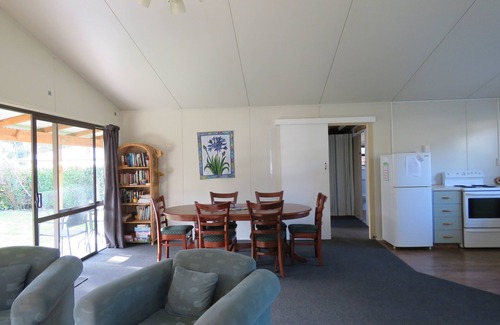 Parapara House | Milnthorpe Holiday Cottage