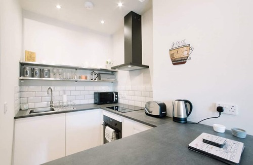 Gifford Apartment | Milton · Beautiful Holyrood Park Apartment -Near Royal Mile