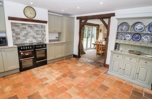 Handley Cottage | MILTON GREEN FARM, pet friendly, luxury holiday cottage in Tattenhall