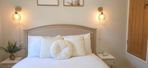 Milton Keynes Apartment | Milton Keynes 3BR Home, Sleeps 4, Families, Free Parking