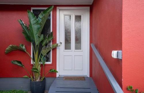 Milton House | Milton Village Retreat - secluded comfort