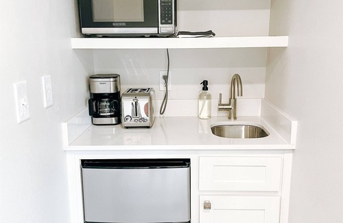 Midtown Apartment | Mini #26 Modern Mini Studio in OKC's Midtown!