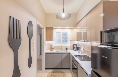 Pasalimani Apartment | Minimal Retreat w/Watercoloured Sunset View