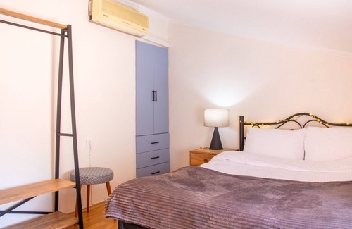 Urla Apartment | Minimalist and Rooftop Flat with Terrace in Izmir