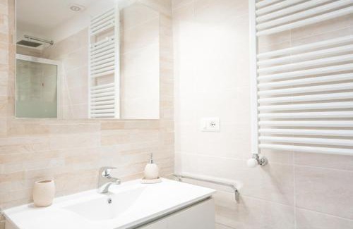 Province of Cagliari Apartment | Minimalist Chic a Villanova 3Bdr - 2Bth - WiFi