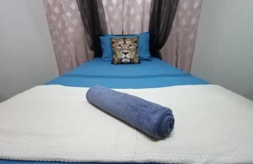 Kampung Kuala Parit Apartment | Minimalist Shop Stay @ Royal Town