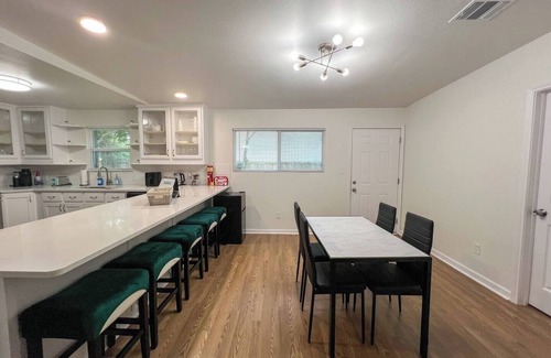 Denton House | Minutes Away from Downtown Denton and UNT/TWU