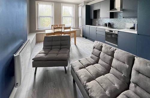 Folkestone Cottage | Minutes from Folkestone Central Station and modern flat with three bedrooms.