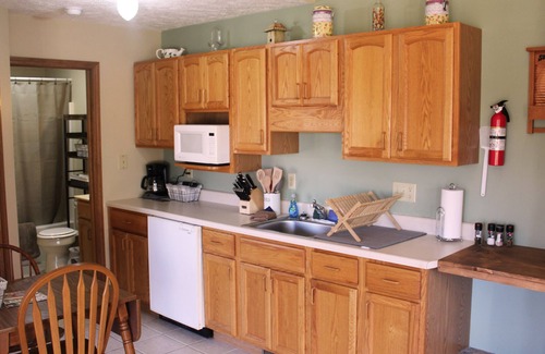 Makanda Cabin | Minutes from Giant City - SIU - Shawnee Winetrail - Cedar Lake - Shawnee Forest!