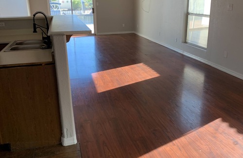 Harbor Island House | Minutes from State Farm Stadium. West Gate Lake front