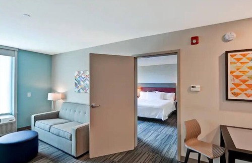Terrace Park Hotel | Minutes to Busch Gardens and Sesame Street Safari Fun! Pets Allowed!