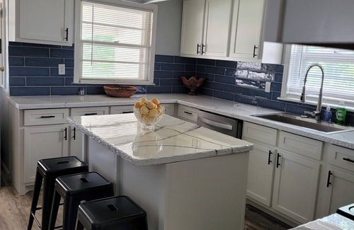 Iuka House | Minutes to Eastport, Aqua Yacht, Colman Marina 3 state parks short distance away