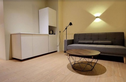 Taman Bukit Pantai Apartment | minutes to Kerinchi Station! Contemporary Studio near Mid Valley