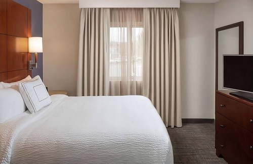 Brentwood Hotel | Minutes to The Parthenon Nashville! 2 Pet-friendly Units w/Free Breakfast, Pool
