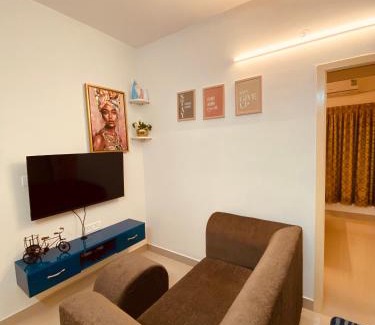 Kelambakkam Apartment | MIRA VISTA - Cozy 2 BHK Condo - Chennai