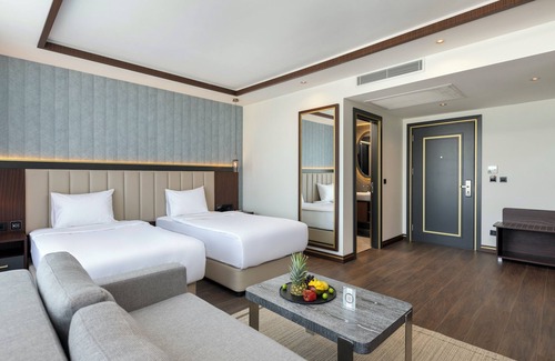 Pendik Hotel | Miracle Istanbul Asia Airport Hotel & Spa