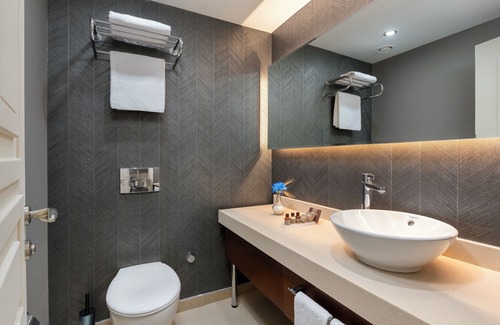 Pendik Hotel | Miracle Istanbul Asia Airport Hotel & Spa