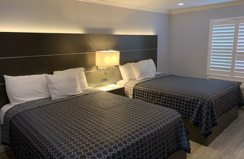 Parkside Hotel | Mirage Inn and Suites