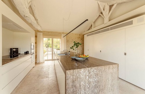 Saint-Orens-Pouy-Petit Villa | Mirandole - Eight Bedroom Villa, Sleeps 18