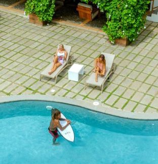 El Tunco Hotel | Mirasurf Hotel & Waves