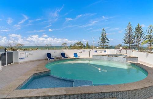 Alexandra Headland Apartment | Miss Alex l Beachfront Babe l Pool and Parking