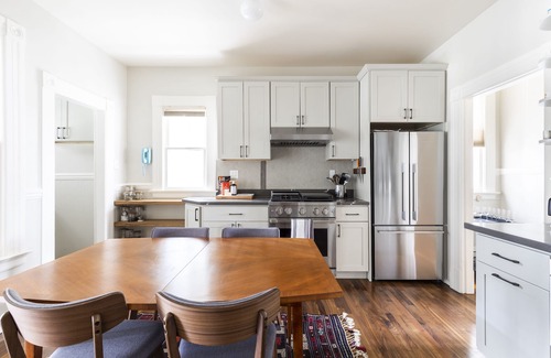 Inner Mission House | Mission All: Backyard, Bar Shed and full apartment!