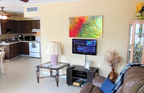Redington Beach Apartment | Misty Isles Vacation Rentals by TechTravel