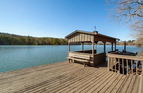 Ashley Oaks House | Misty Lake Hot Tub w Lake Access