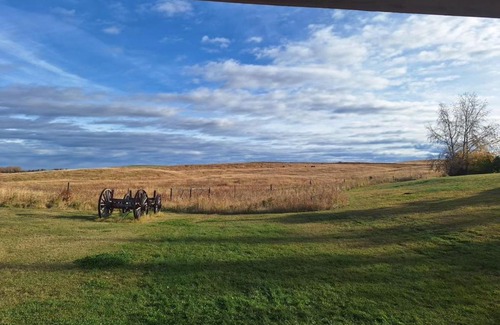 De Winton Bed & Breakfast | Misty Ridge Retreat B&B