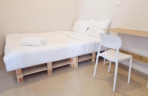 Wat Bowon Niwet Apartment | Mitr Inn Khaosan