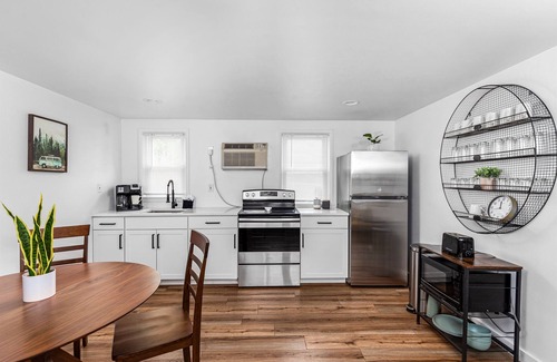 Ludington Apartment | Mitten Flats #7 - 1 Block to the beach!