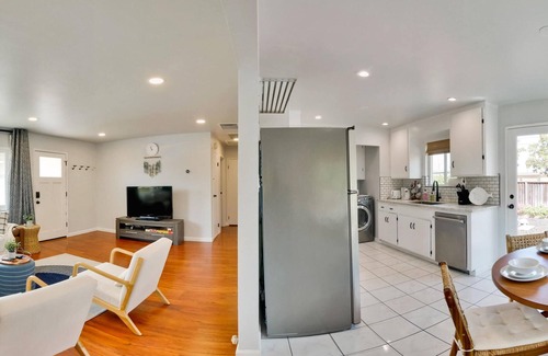 Santa Clara House | MJ@Cozy 2B1B Duplex/AC/Walk to Shopping 1891
