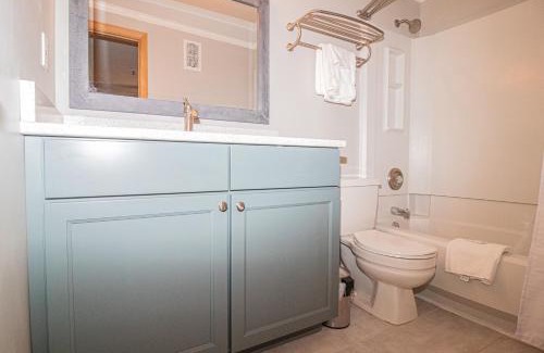 Snowshoe Apartment | ML316 Stylish Modern Breathtaking Mtn And Trail View EZ Parking