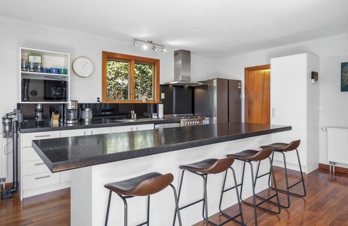 Burnside House | MM Villa - Christchurch Holiday Home