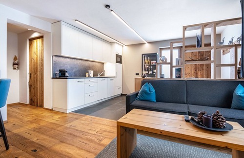 St. Valentin auf der Haide Ski Chalet | Modern Holiday Apartment Chalet Ortles with Mountain View and Wi-Fi