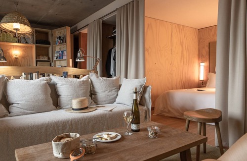 Les Puces de Saint-Ouen Hotel | MOB House
