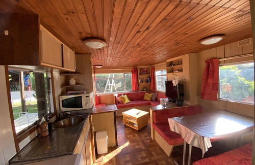 Josnes House | Mobil Home Sous Abris en Bois au Calme à la Ferme