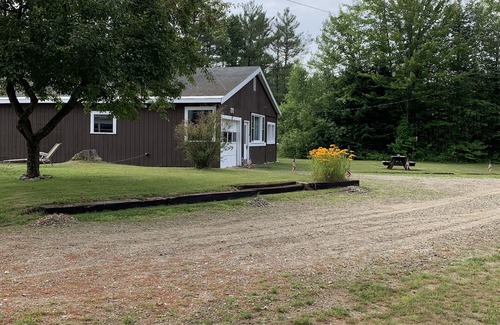 Stark House | Mobil home with fire pit and trail access. Nestledat the base of Percy Peaks …