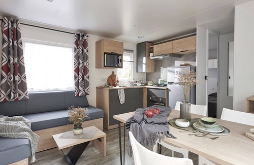 Les Cabannes House | Mobile home at the foot of the Beille plateau, nature campsite by the river