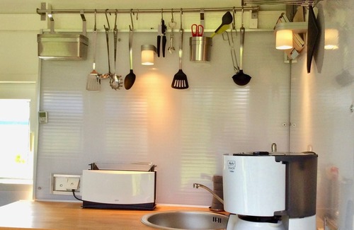 Nordermeldorf House | Mobile Home 'Traumwagen An Der Mühle' with Private Terrace, Shared Garden and Wi-Fi