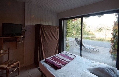 Maulevrier House | Mobile home with 6-8 places at the water's edge near Puy du Fou