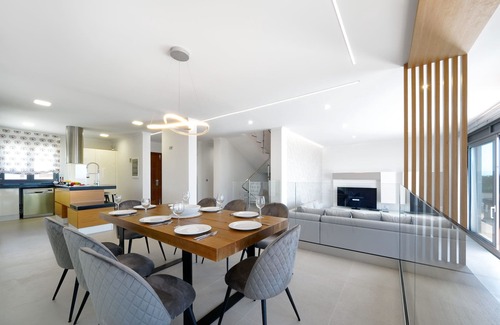 Maspalomas Villa | Modern villa with sea views, private pool, jacuzzi, pool bar, bbq