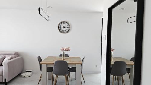 Bobrov Apartment | Moderný apartmán 2 s veľkou terasou