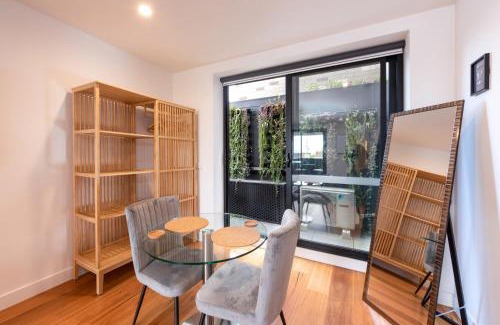 Brunswick East Apartment | Modern 1 Bedroom Apartment in Brunswick East near CBD