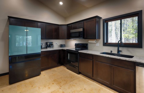 Side Lake House | Modern 1-bedroom, with AC, fitness room,n &indoor basketball hoop in Side Lake.