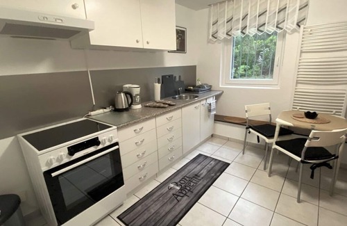 Lennep Apartment | Modern 1-room apartment with large kitchen, WLAN, nature reserve forest