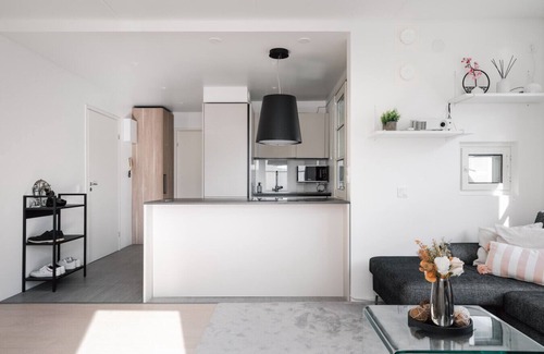 Hietalahti Apartment | Modern 1BR Apartment with Balcony at Helsinki City Centre