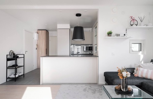 Hietalahti Apartment | Modern 1BR Apartment with Balcony